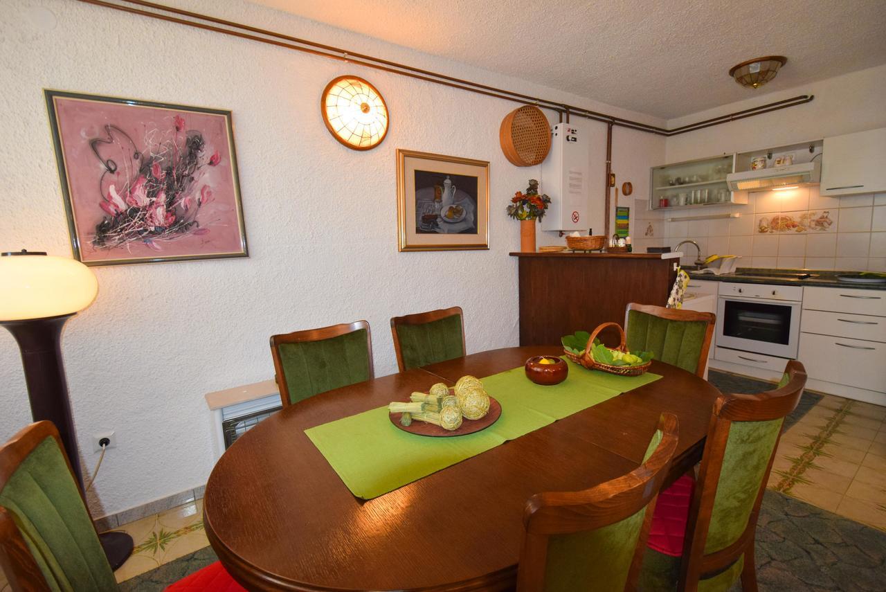 Apartment Petrlin Малинска Екстериор снимка