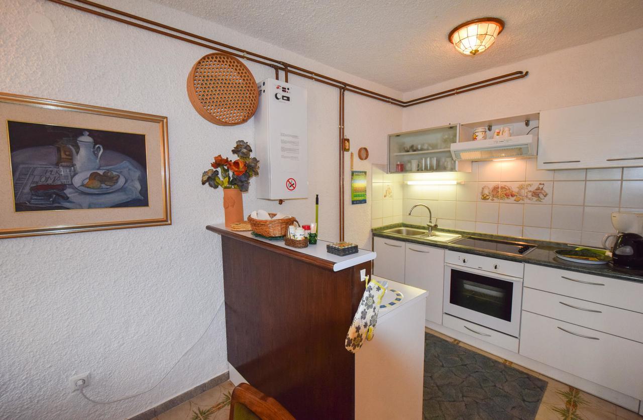 Apartment Petrlin Малинска Екстериор снимка