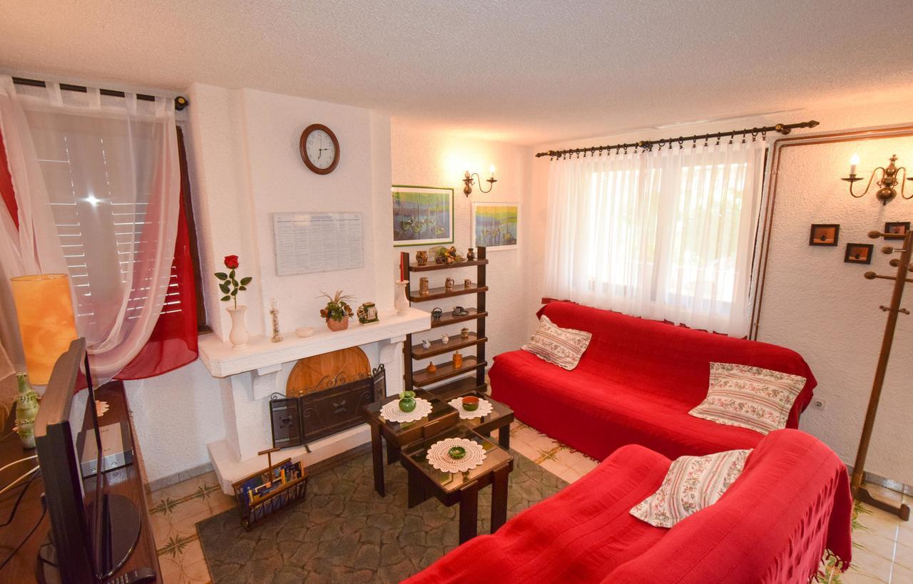 Apartment Petrlin Малинска Екстериор снимка