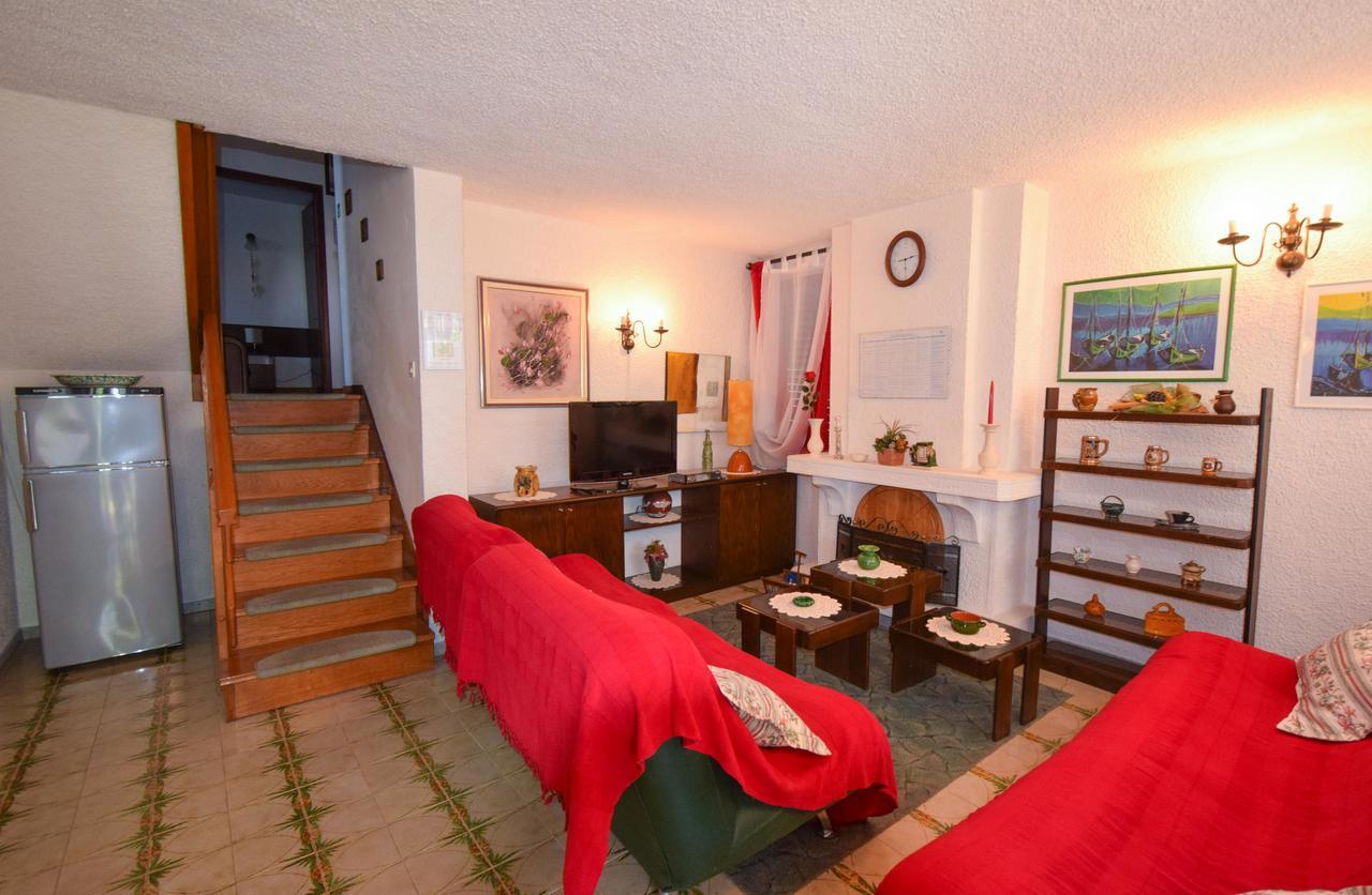 Apartment Petrlin Малинска Екстериор снимка